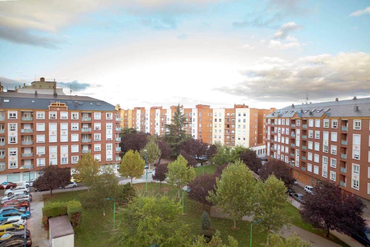 Housingleon - Conde Duplex Con Garaje Gratuito Apartment Екстериор снимка